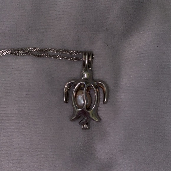Pearl Turtle Case Necklace - Picture 3 of 4